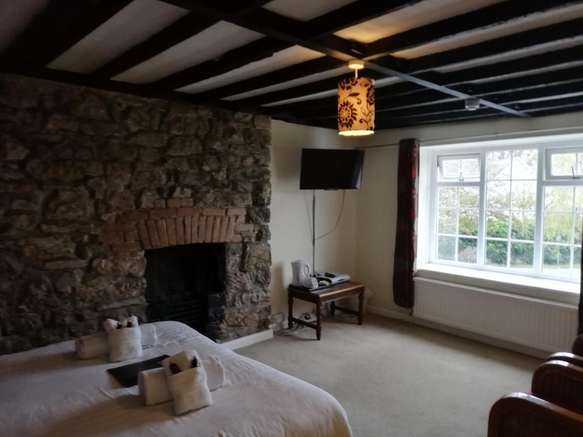Parsonage Farm Inn Saint Florence Экстерьер фото