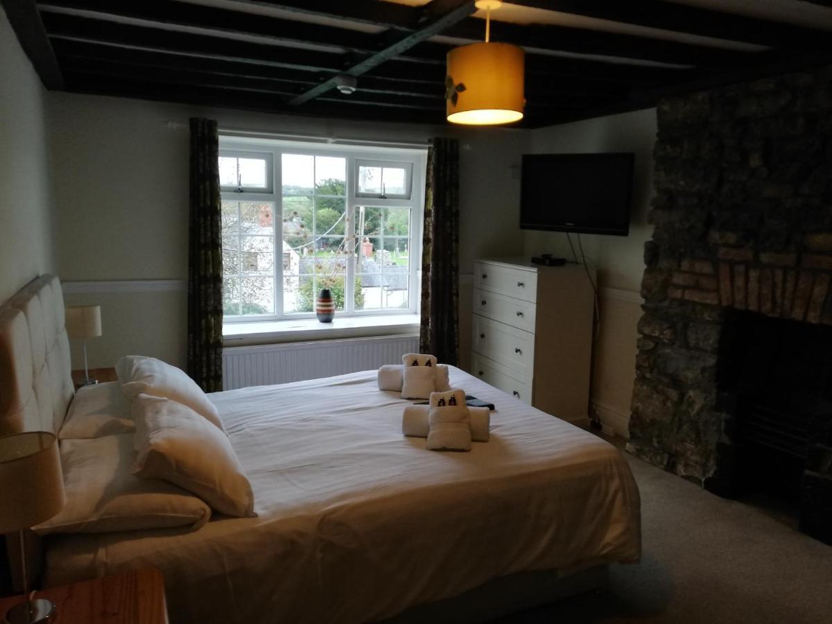Parsonage Farm Inn Saint Florence Экстерьер фото